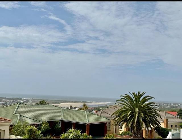 4 BEDROOM HOUSE FOR SALE IN STILBAAI-WES